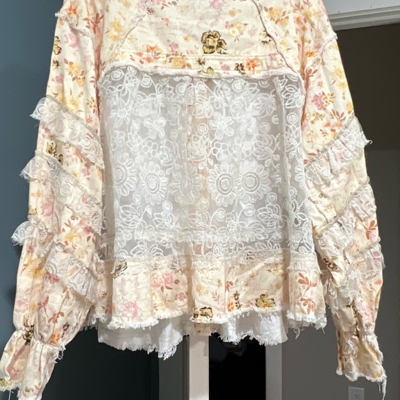 Floral Cream Jacket - Picture 4 of 4